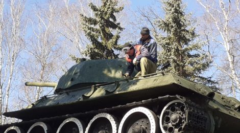 Памятник ремонтируется